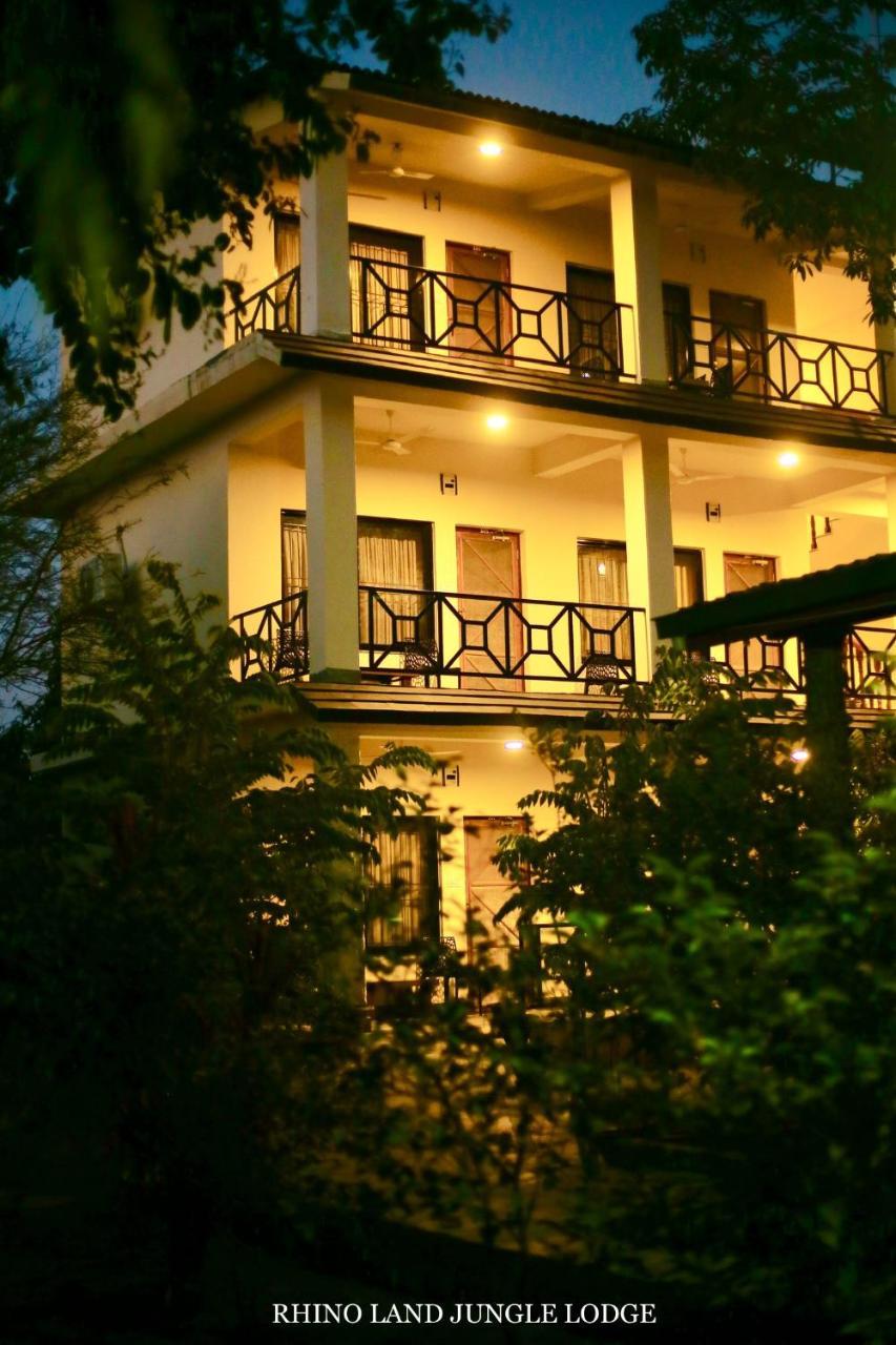 Rhino Land Jungle Lodge Sauraha Zewnętrze zdjęcie