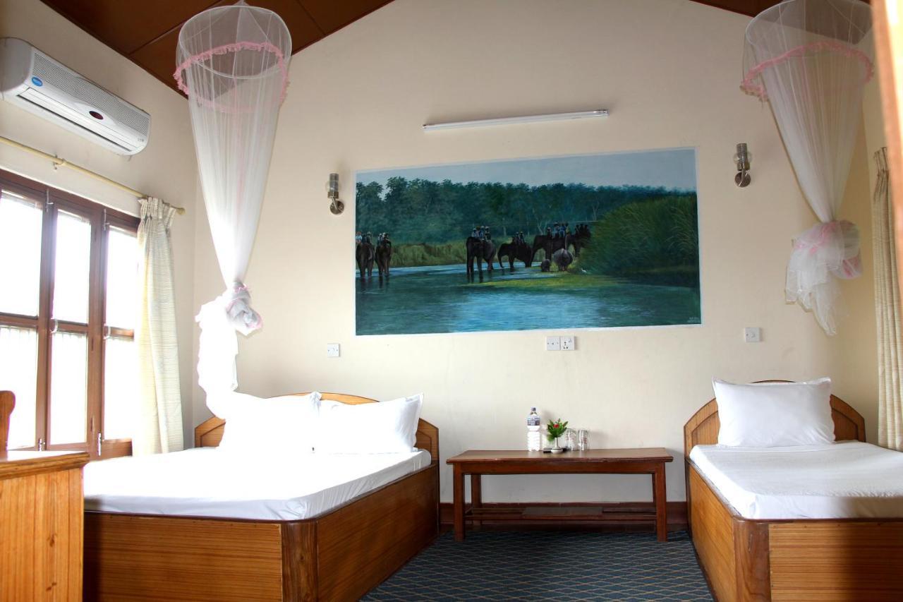 Rhino Land Jungle Lodge Sauraha Zewnętrze zdjęcie